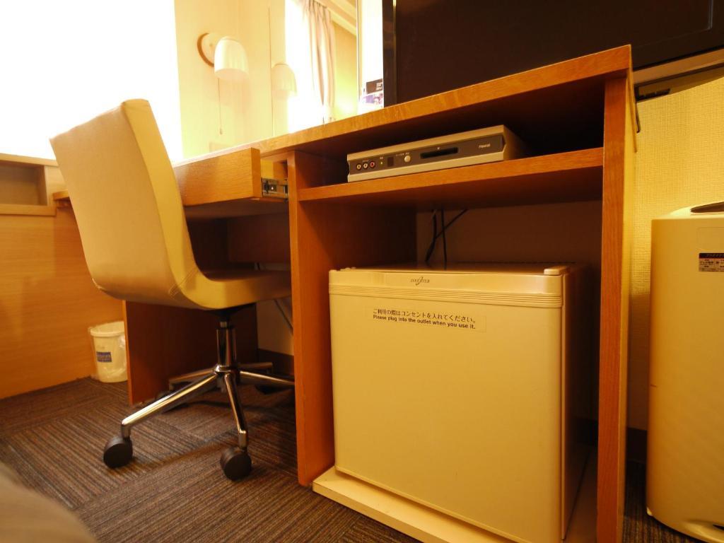 Hotel Route-Inn Kitakyushu-Wakamatsu Ekihigashi Room photo